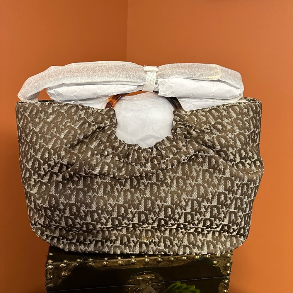 NWT DKNY Eden tote